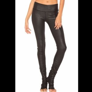 Alo Yoga Idol Legging - Black - size small